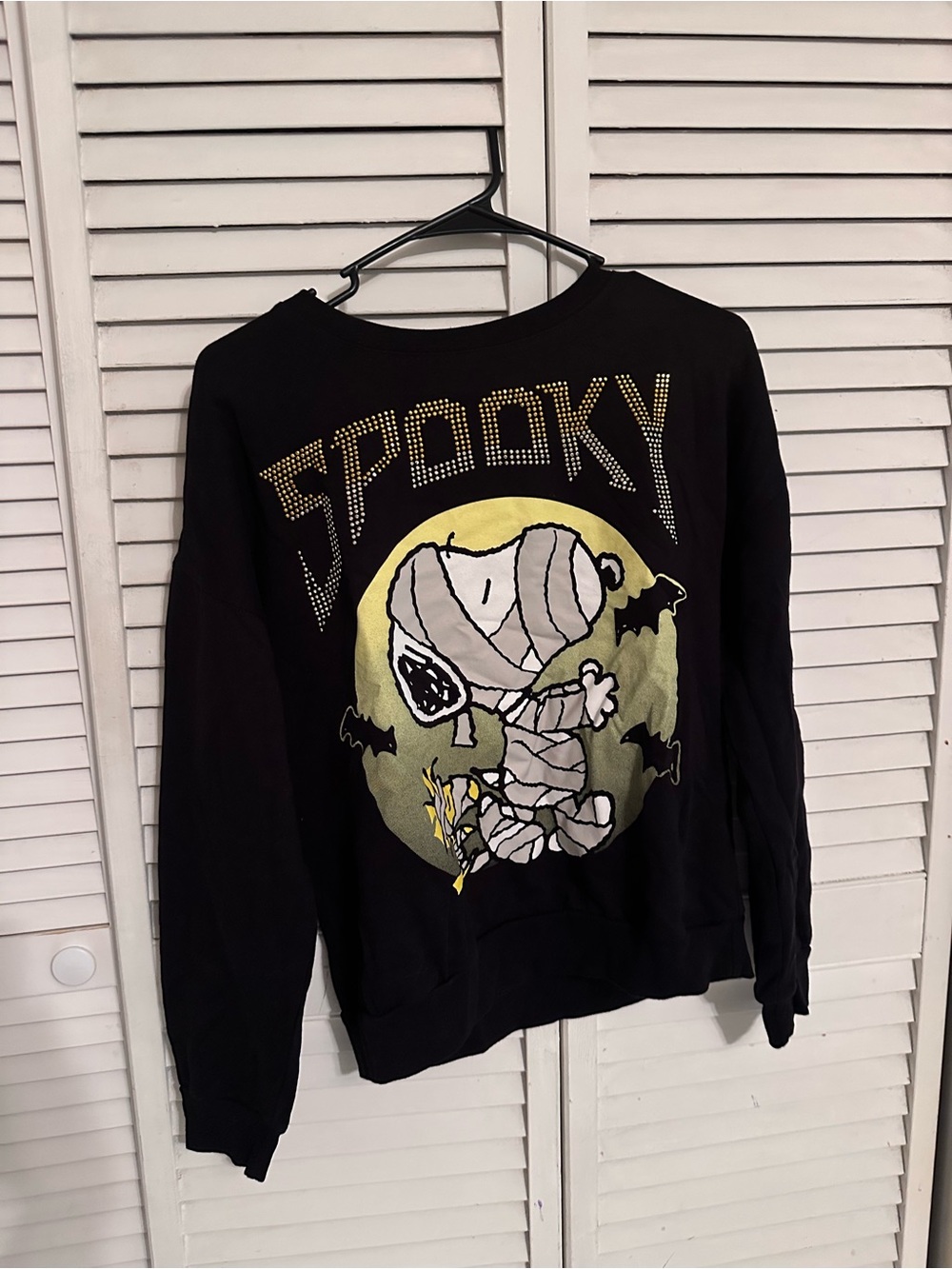 Peanuts Black Sweatshirt with Snoopy Mummy